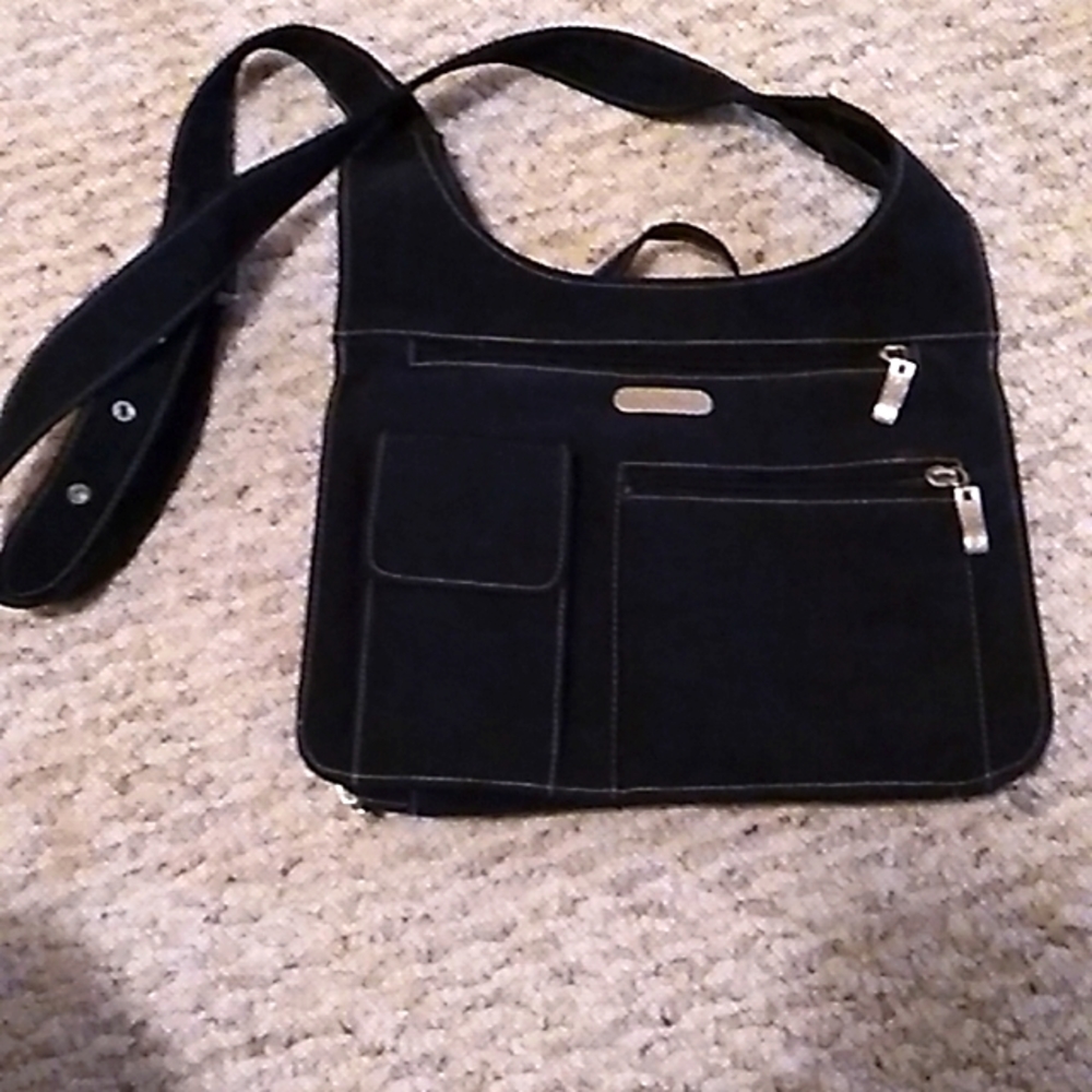 Baggallini Black Crossbody Bag with Detachable Keyring and Detachable Pouch